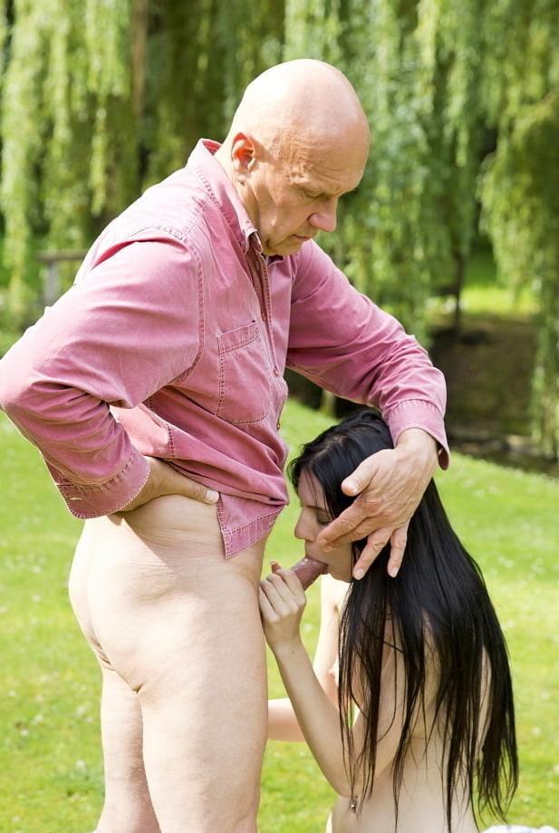 24P 772 Baldy likes sex