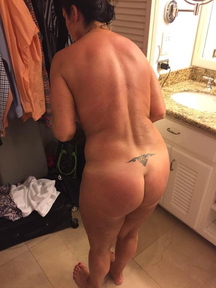 25P Nude Wives Dressing 1