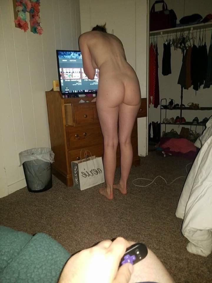 25P Nude Wives Dressing 1