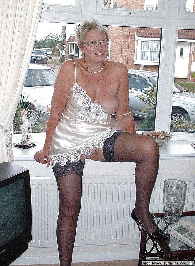 25P Grannys in satin lingerie 2