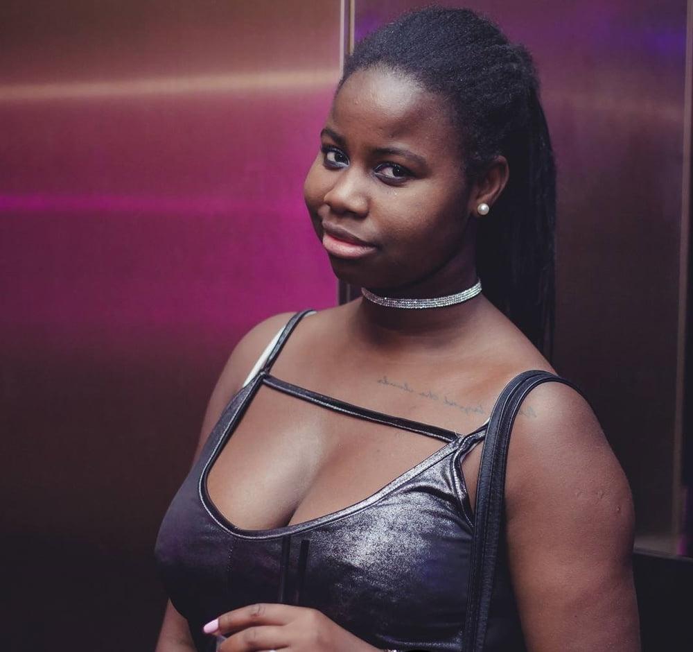 20P Girls partying in club - Paris #92