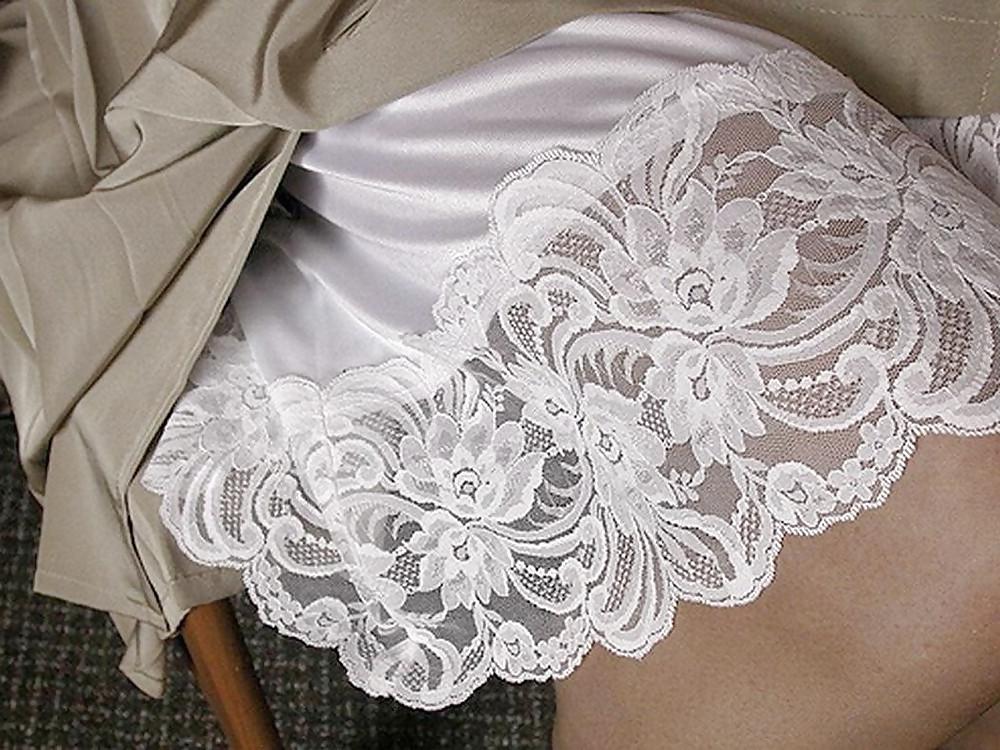 25P Satin slips