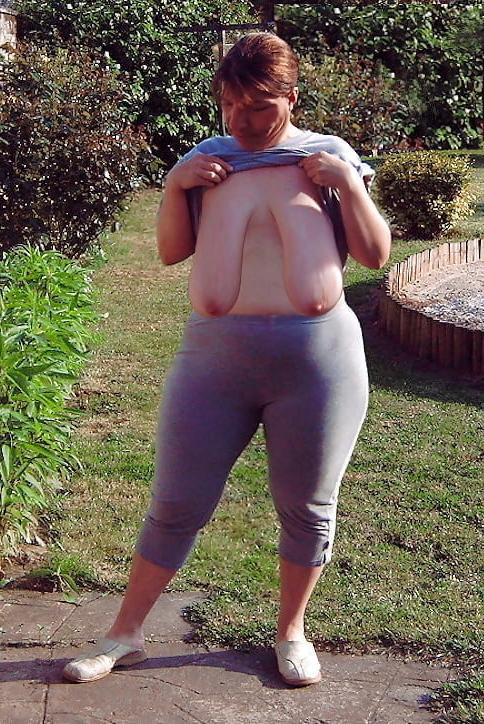 25P Mamelles de salope a traire 4 (saggy tits of slut to fuck)