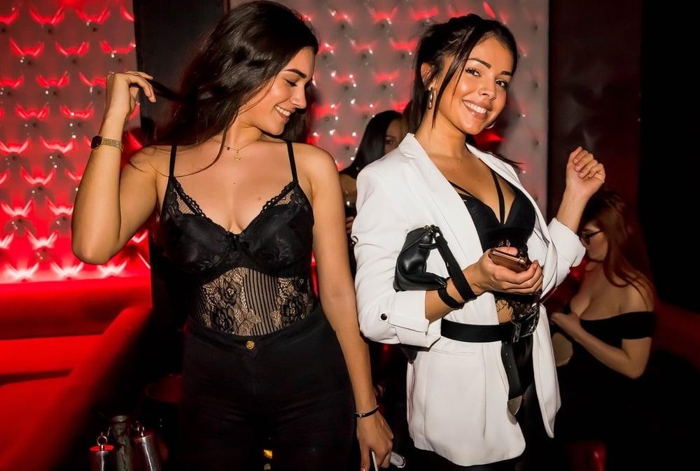 20P Girls partying in club - Paris #91