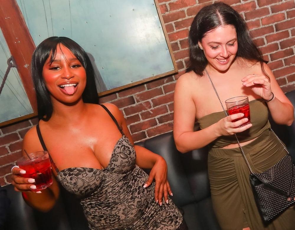 20P Girls partying in club - Paris #91