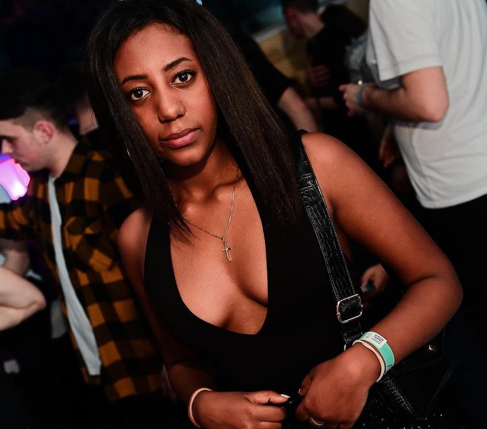 20P Girls partying in club - Paris #91