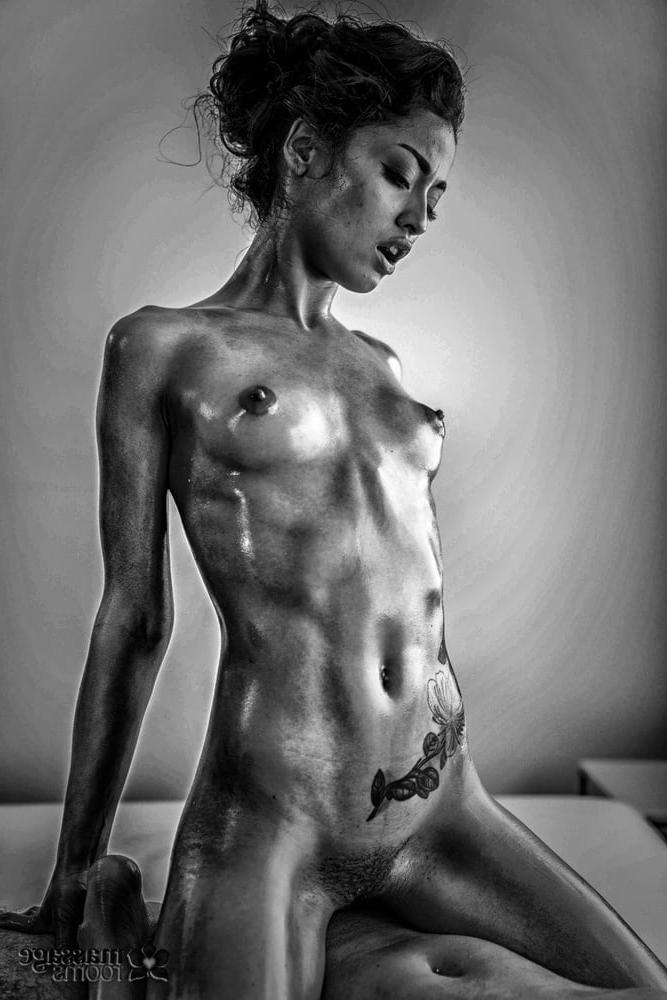 25P Lovemaking in black and white - 33