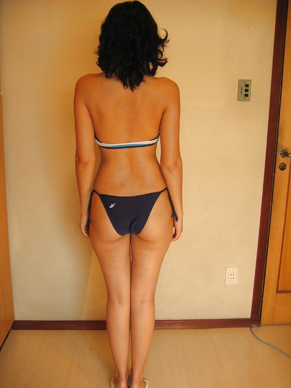 25P Hot Latina take some nice pics!!!