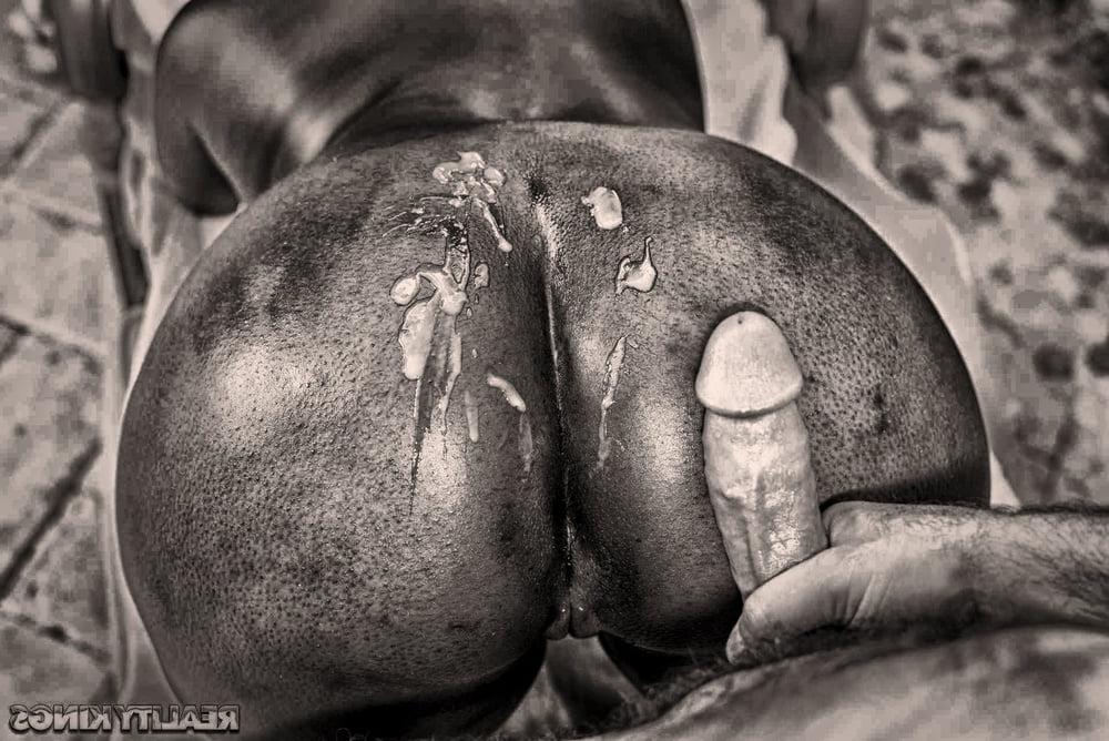 25P Lovemaking in black and white - 6