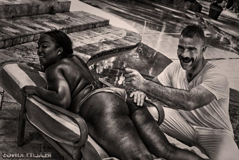 25P Lovemaking in black and white - 6