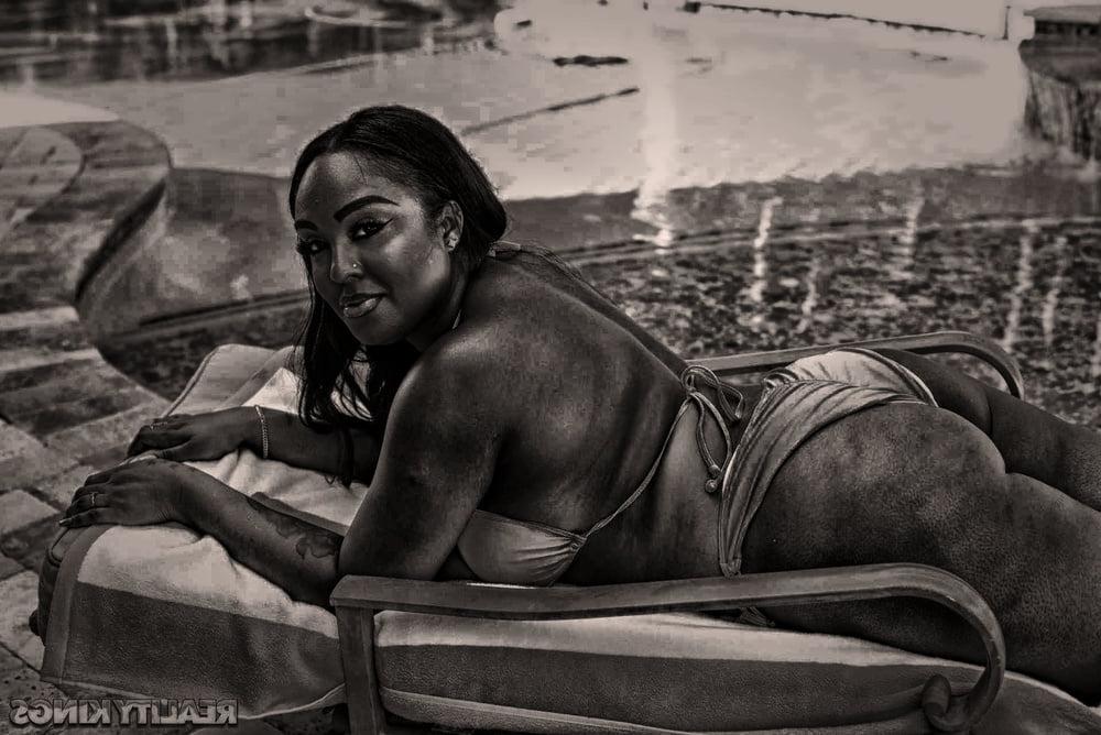 25P Lovemaking in black and white - 6