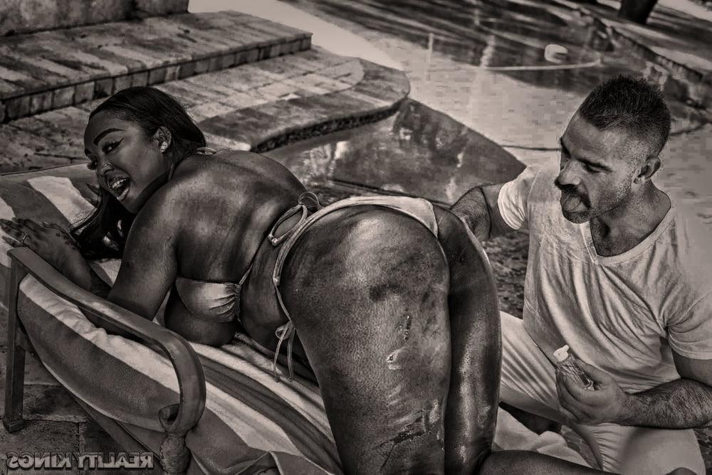25P Lovemaking in black and white - 6