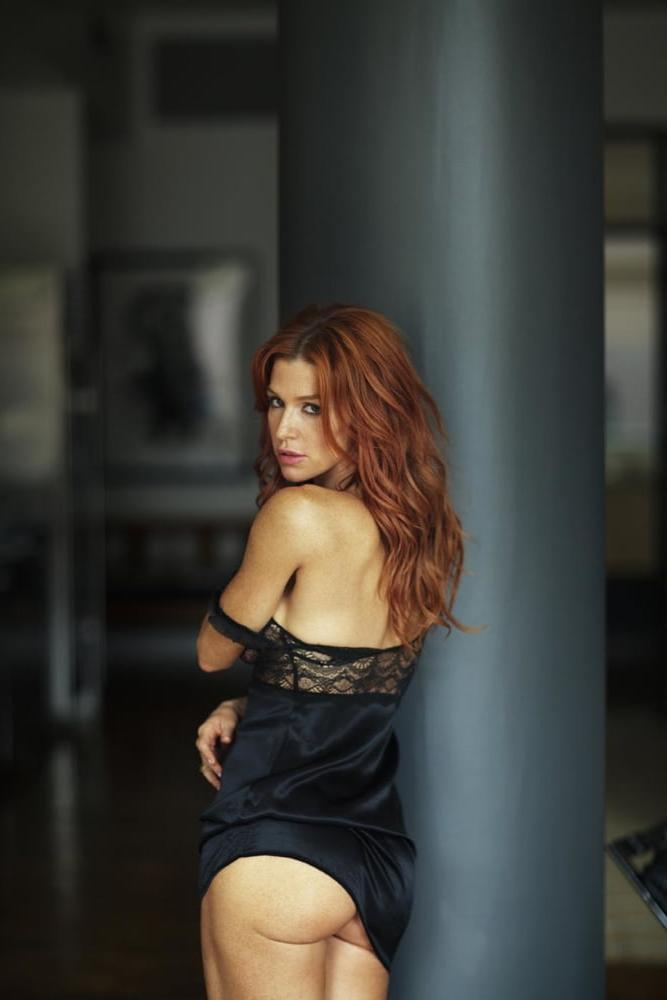 25P Poppy Montgomery  nude