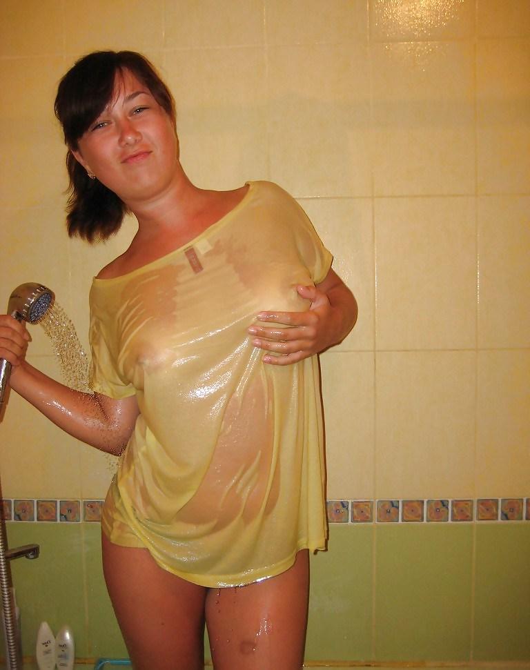 6P Wet T-Shirt Girls