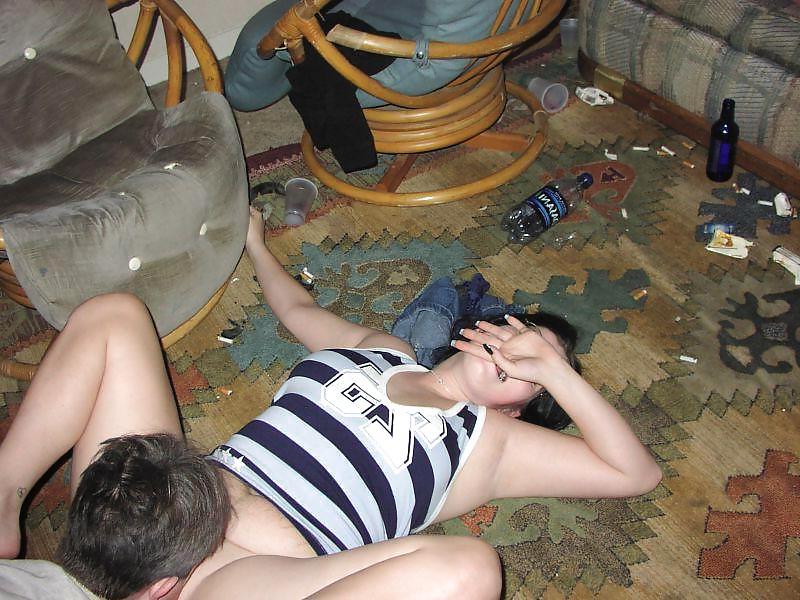 20P RedNeck Slut Party Pics I Found On SmutDates