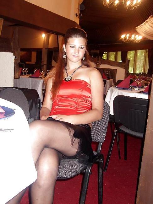 20P Nylon - upskirt - leg 43