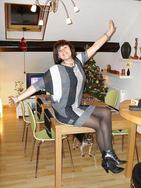 20P Nylon - upskirt - leg 43