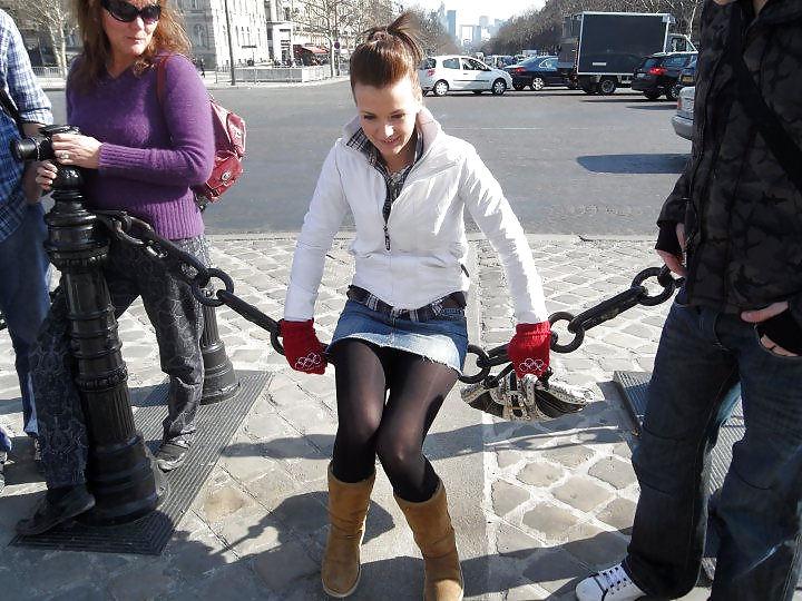 20P Nylon - upskirt - leg 43