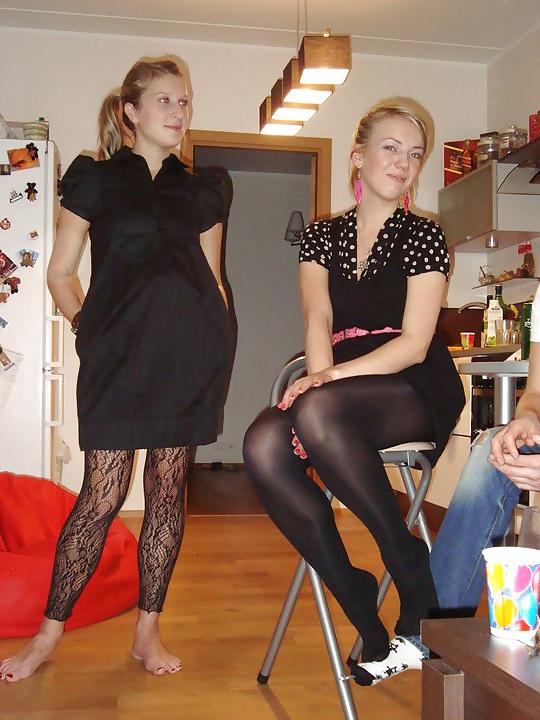20P Nylon - upskirt - leg 43