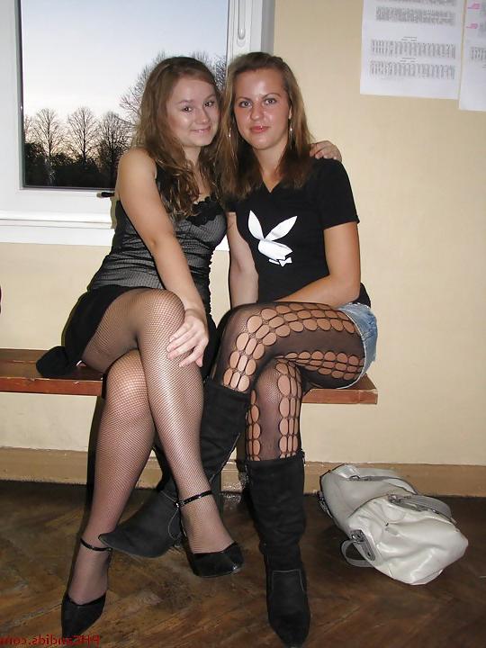 20P Nylon - upskirt - leg 43