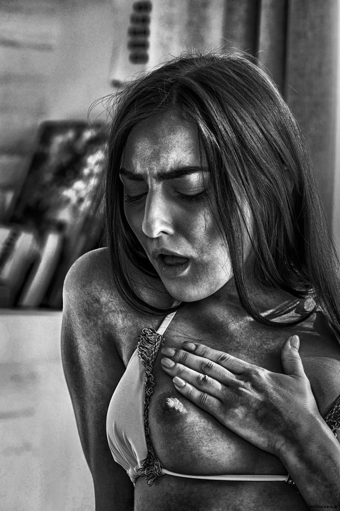 25P Lovemaking in black and white - 17
