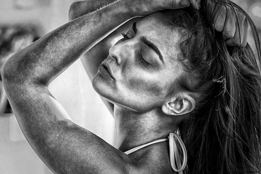 25P Lovemaking in black and white - 17