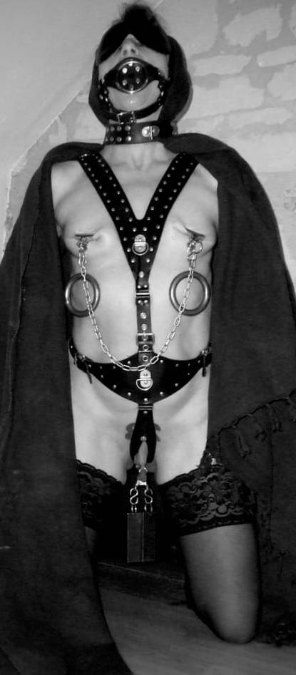 25P BW hot kinky bdsm 2