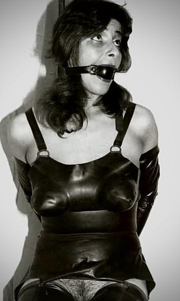 25P BW hot kinky bdsm 3