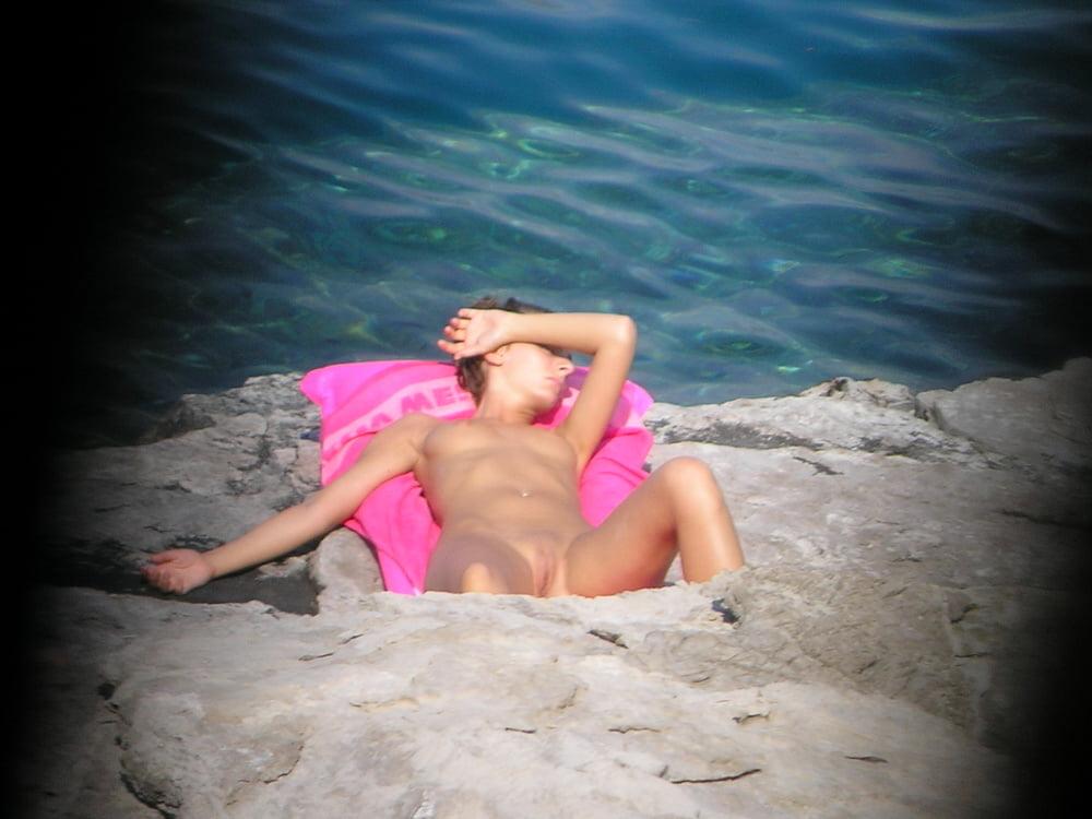 25P Nude Beach 01