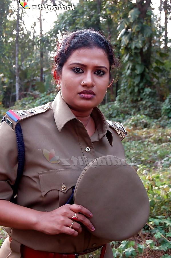 9P Women in uniform