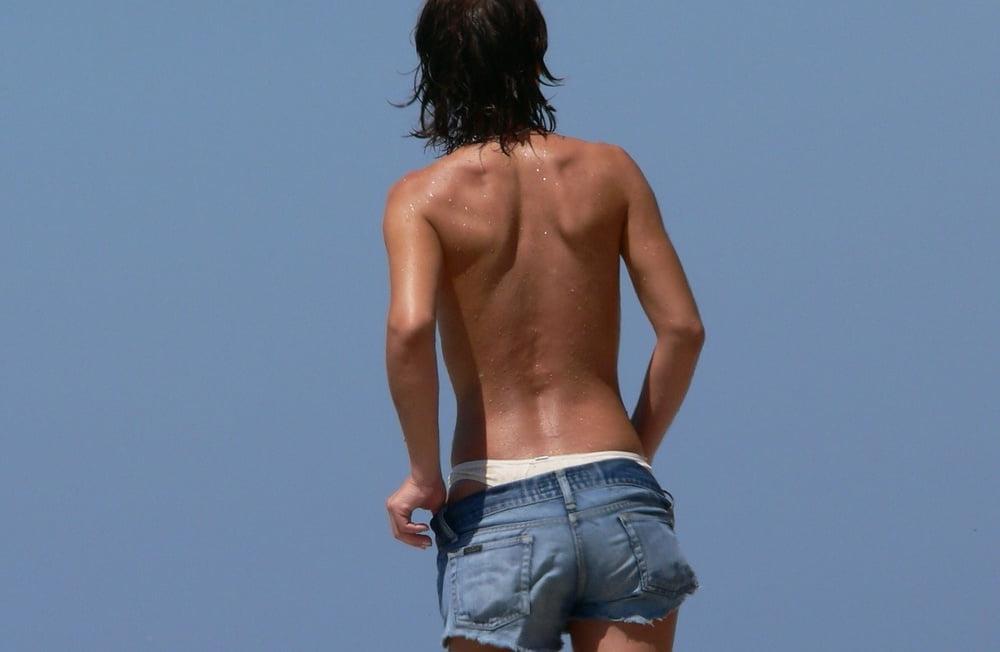 25P Nude Beach 07