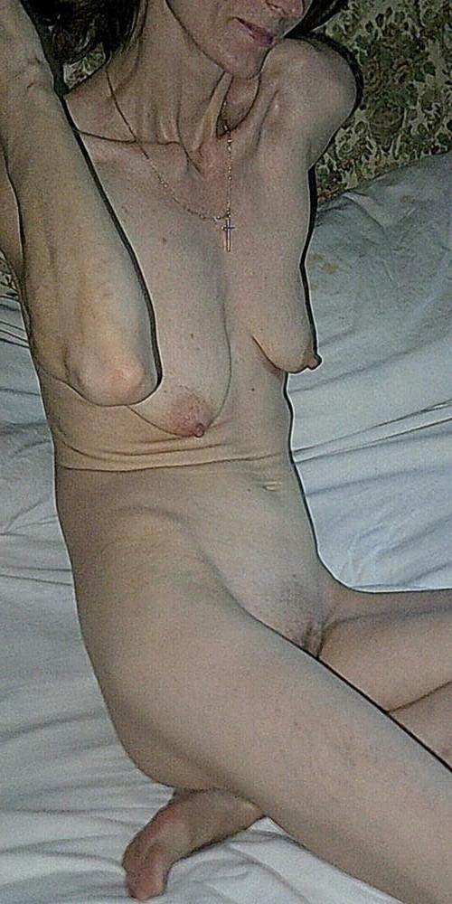 25P Matures &amp; MILF nichons flasques 01 - Saggy tits