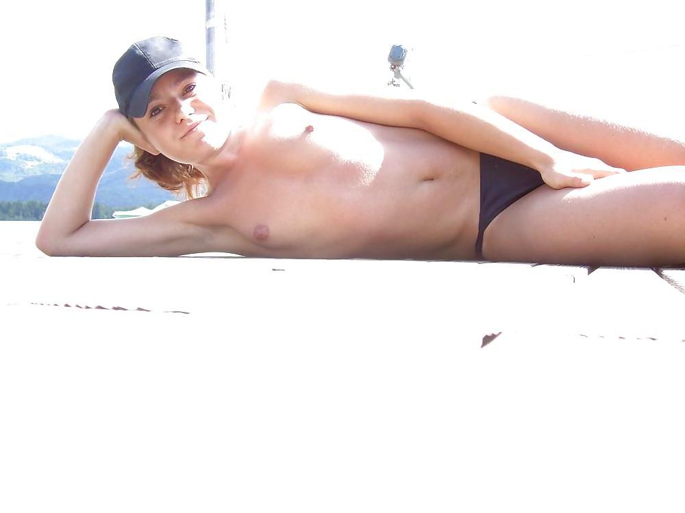 8P Bulgarian Pool Girl