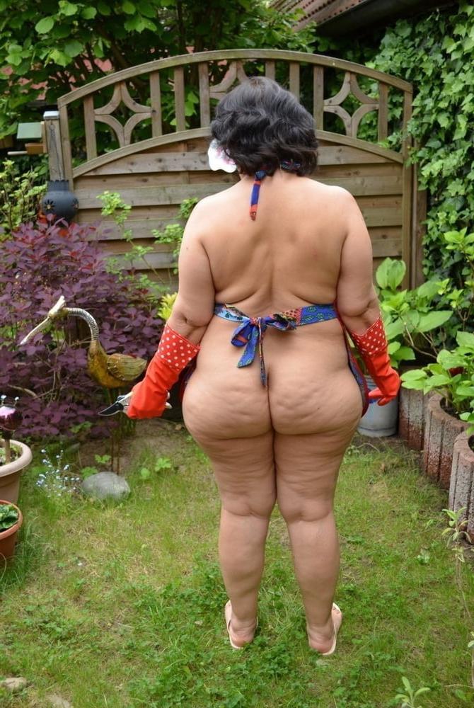 25P Big White Ass 2