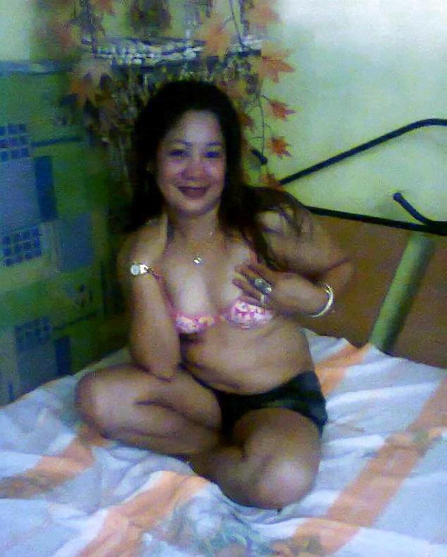 25P Eden Carna - Horny on Cam