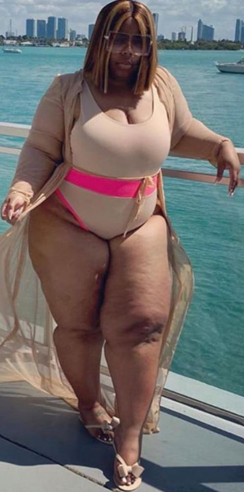25P Thick big legs 2