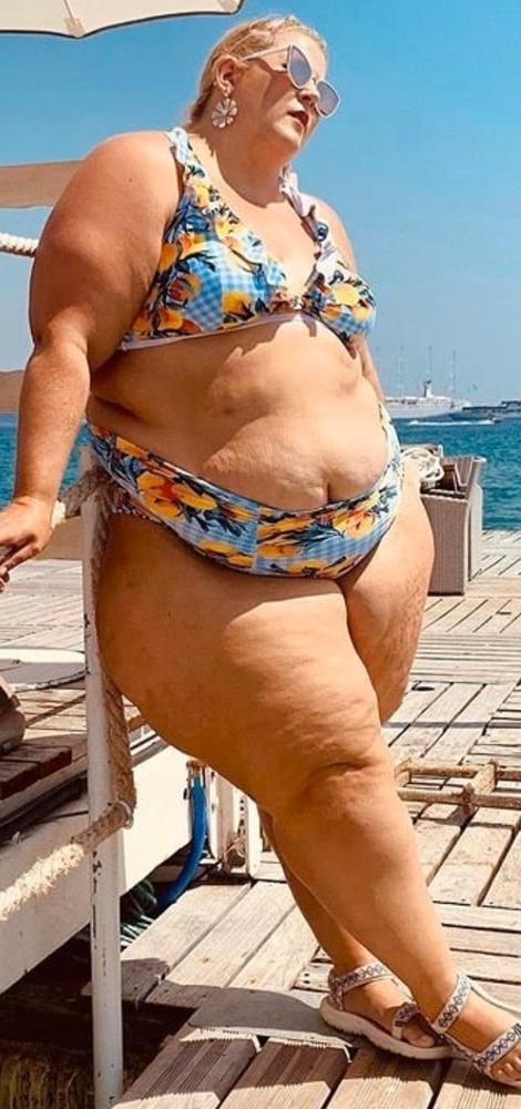 25P Thick big legs 2