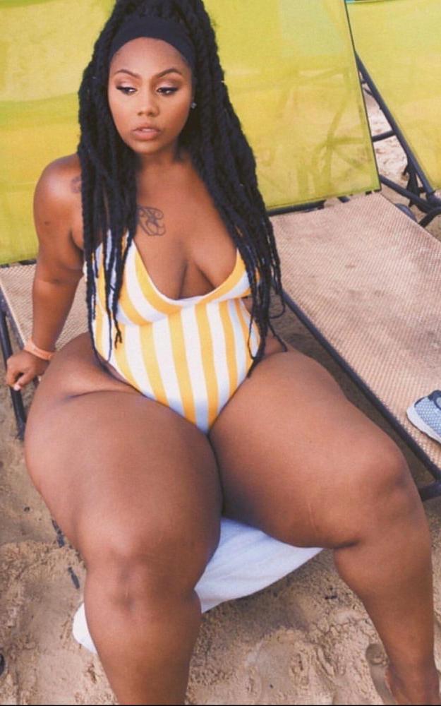 25P Thick big legs 2