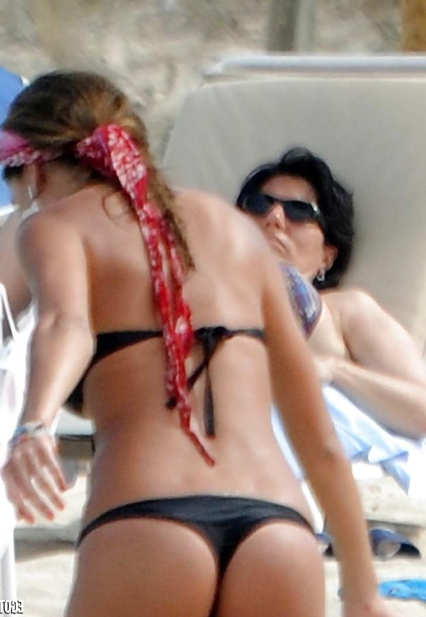 25P Belen at the beach