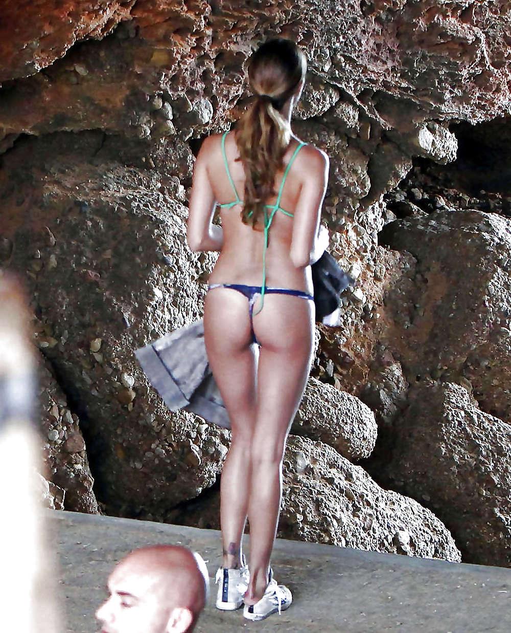 25P Belen at the beach