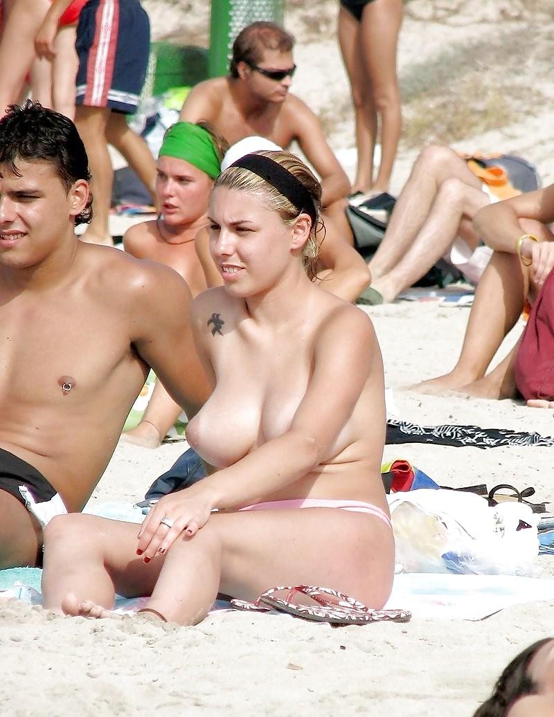 25P Mega Mix Hot Beach Amateurs II