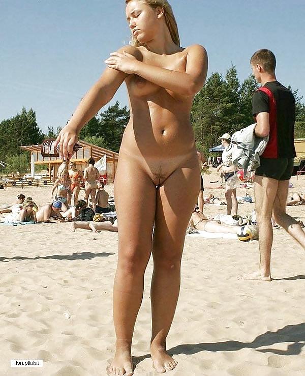25P Mega Mix Hot Beach Amateurs II