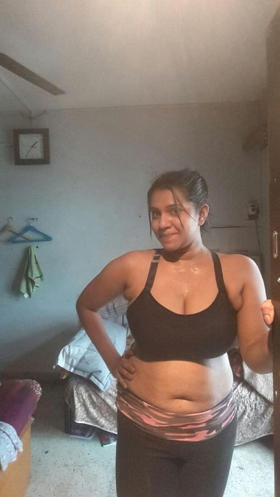 11P Sri Lankan aunty