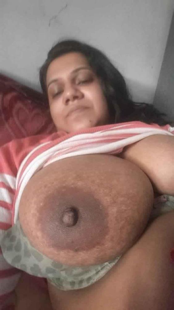 11P Sri Lankan aunty