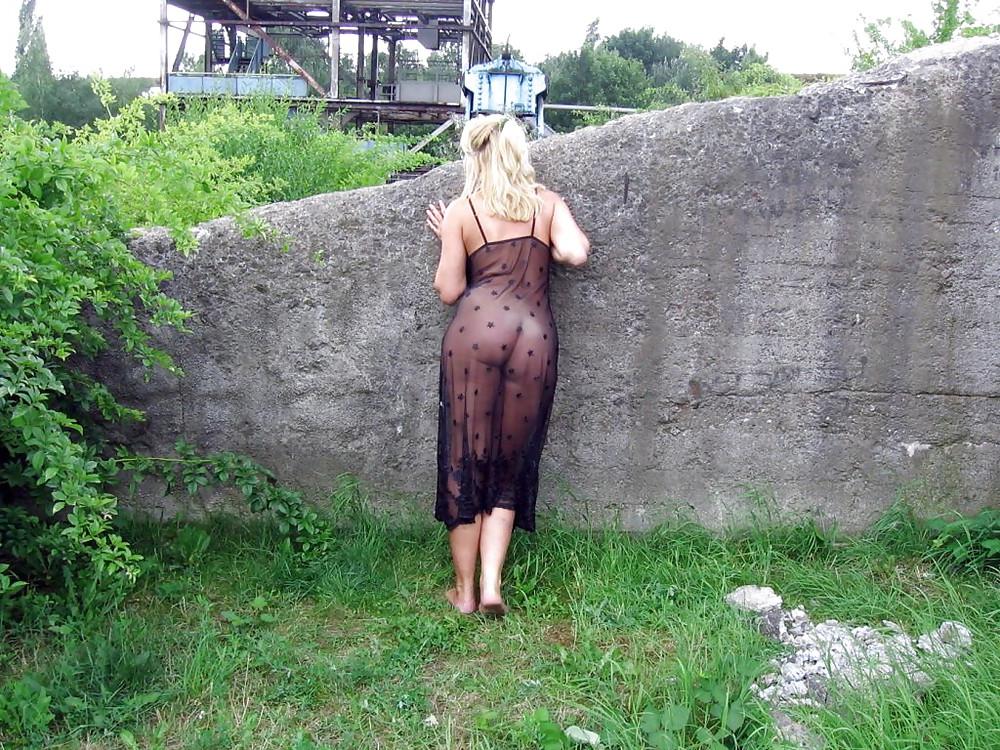 25P Girls flashing