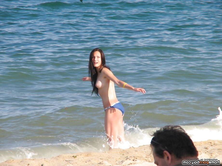 22P Nudist beach hot shots