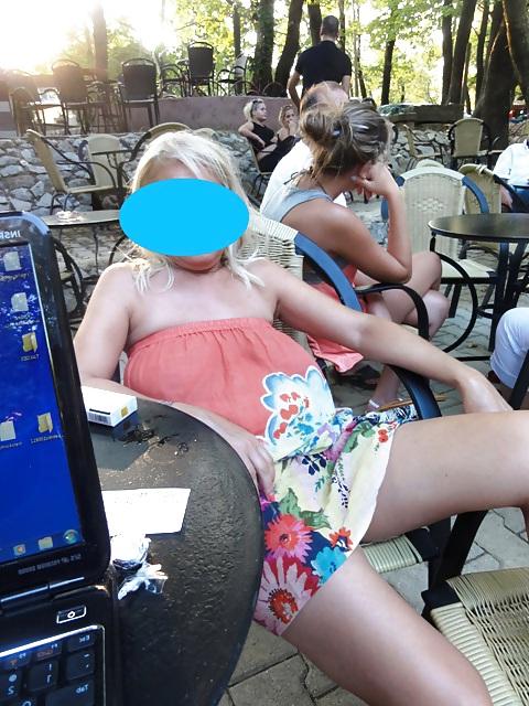 8P Cafe flashing!