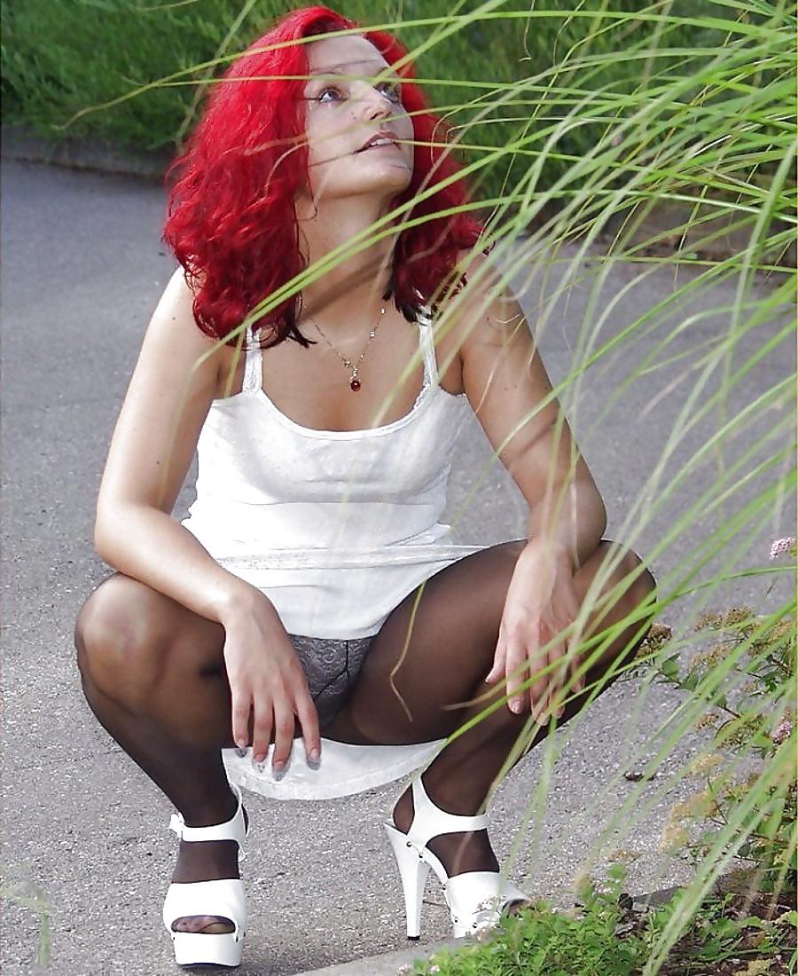 25P Pantyhose Upskirt
