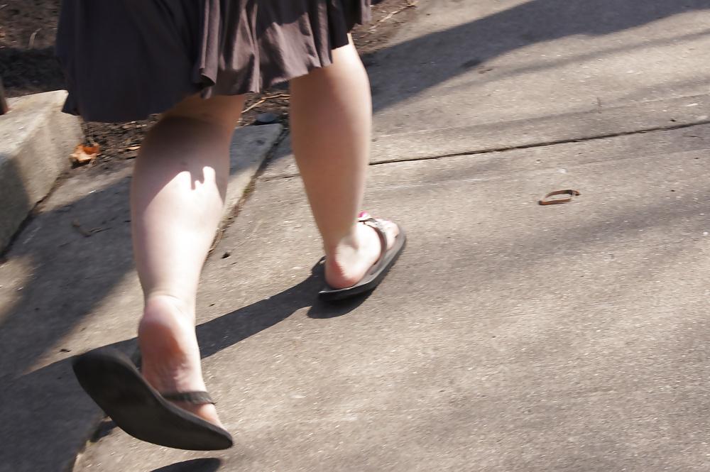 6P Candid Sandy Beach Feet Soles