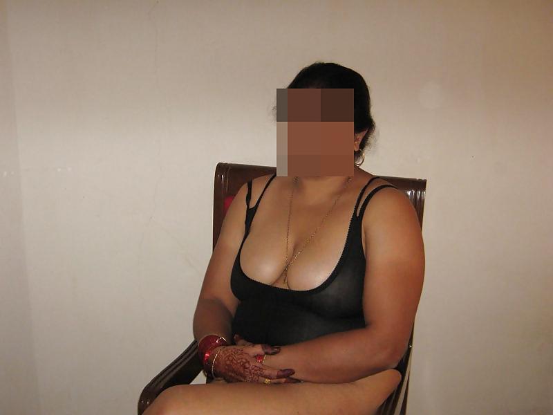 25P Busty Indian Milf